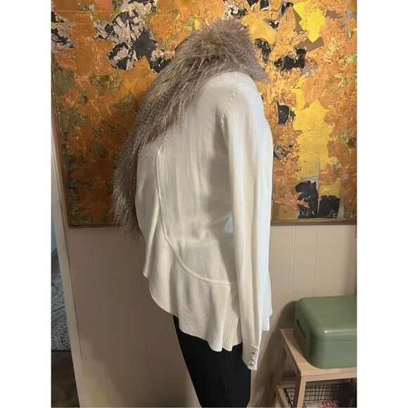 White House Black Market Fur Cover Up Cardigan Ecru SzM - Picture 4 of 9